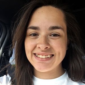 Meet your Posher, Caitlin